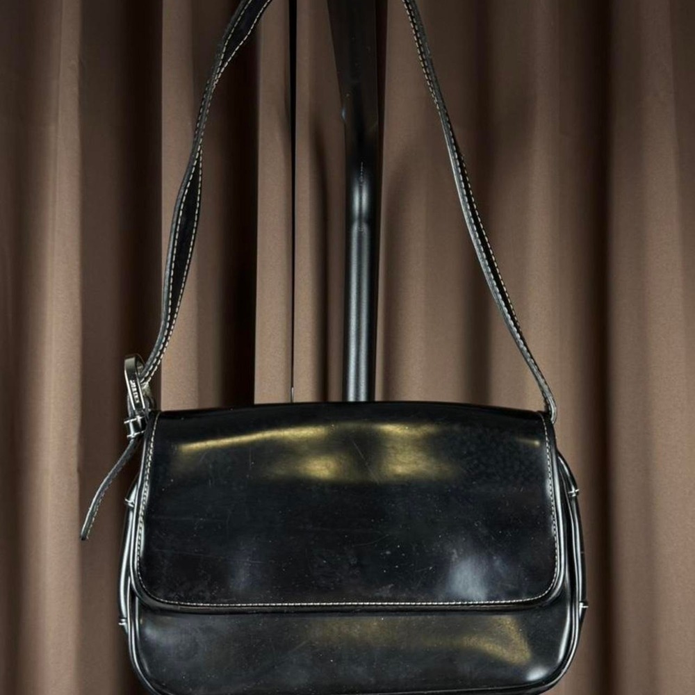 Nine West Black Leather Shoulder Bag Flap Magnetic Closure Contrast Stitching
